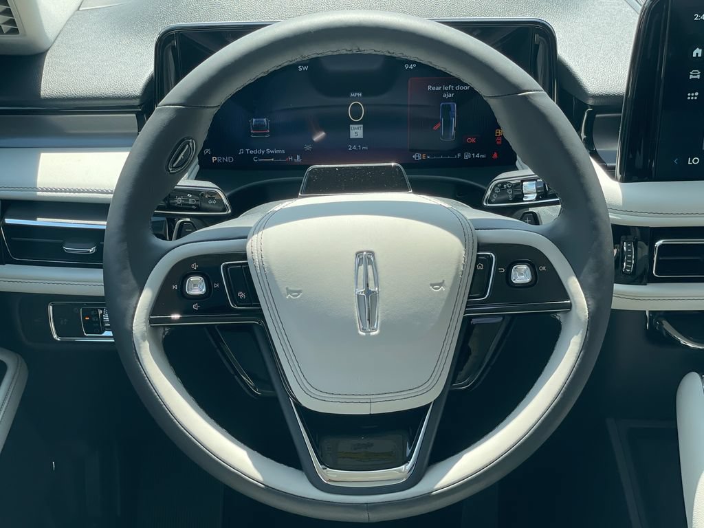 New 2026 Lincoln Aviator AWD image 14