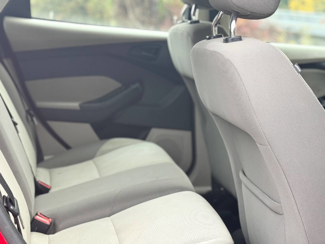 Used 2012 Ford Focus SE image 10