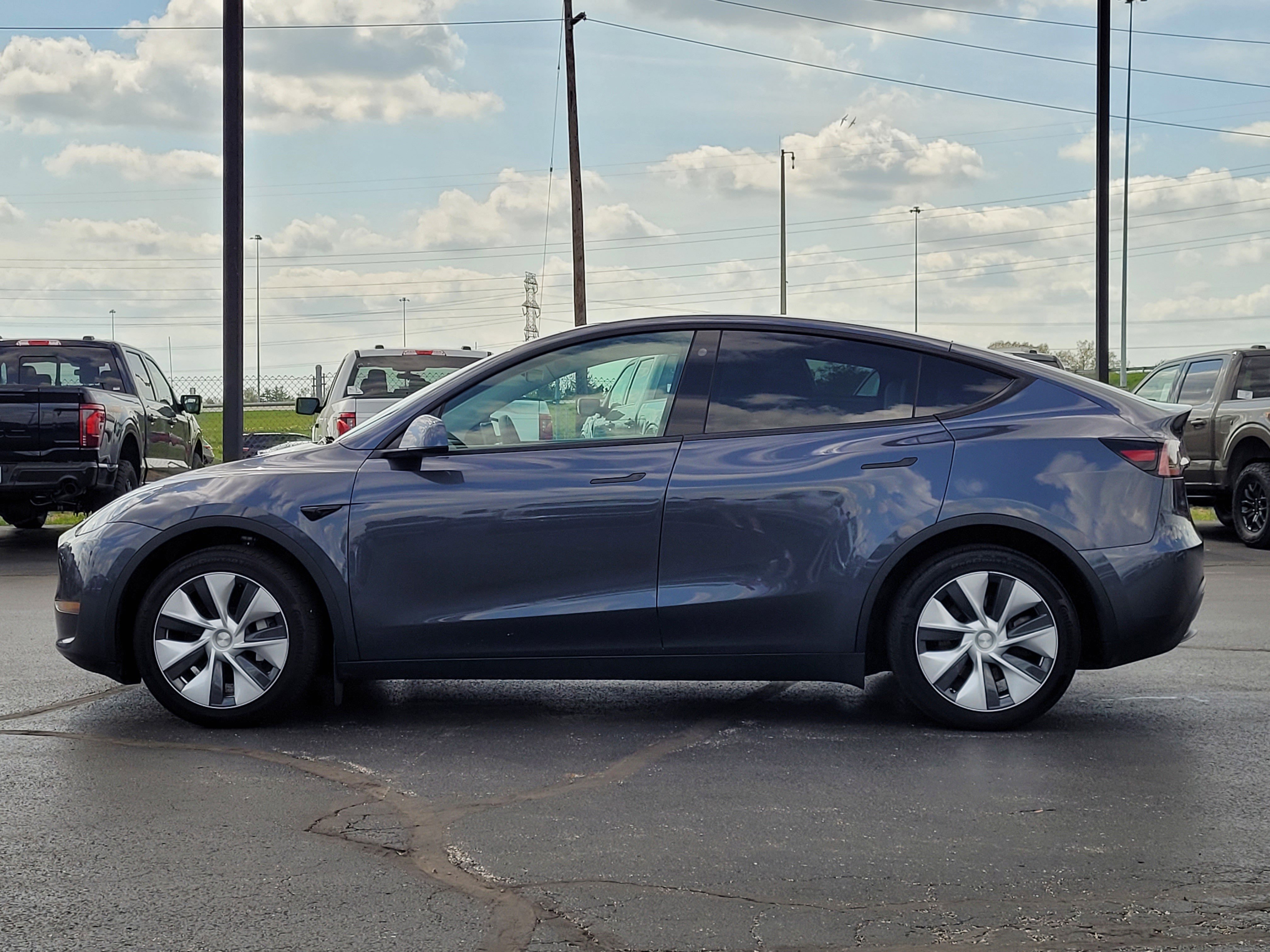 Used 2022 Tesla Model Y Long Range image 7