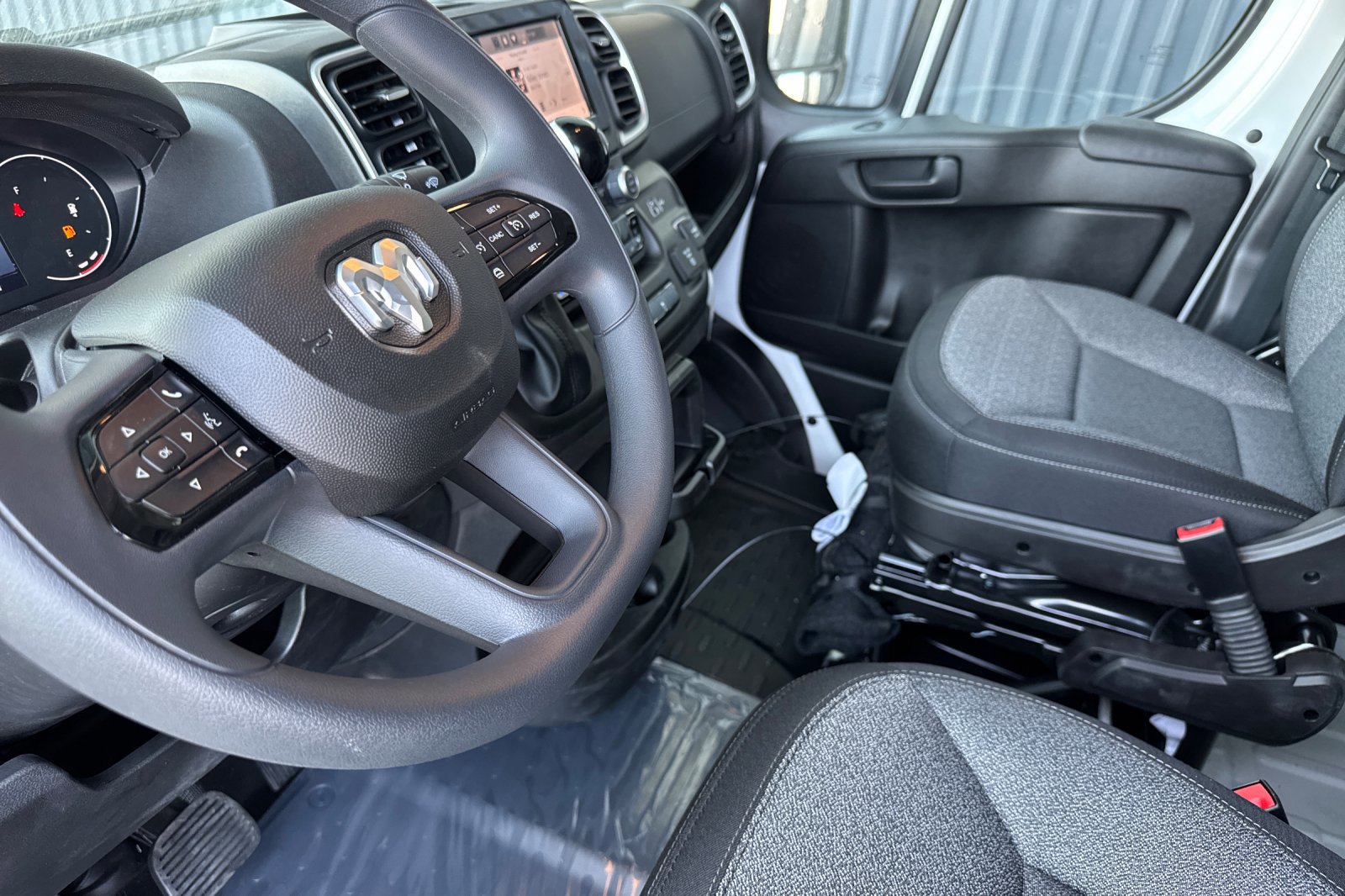 New 2026 RAM ProMaster 1500 w/ Quick Order Package 22G SLT image 9