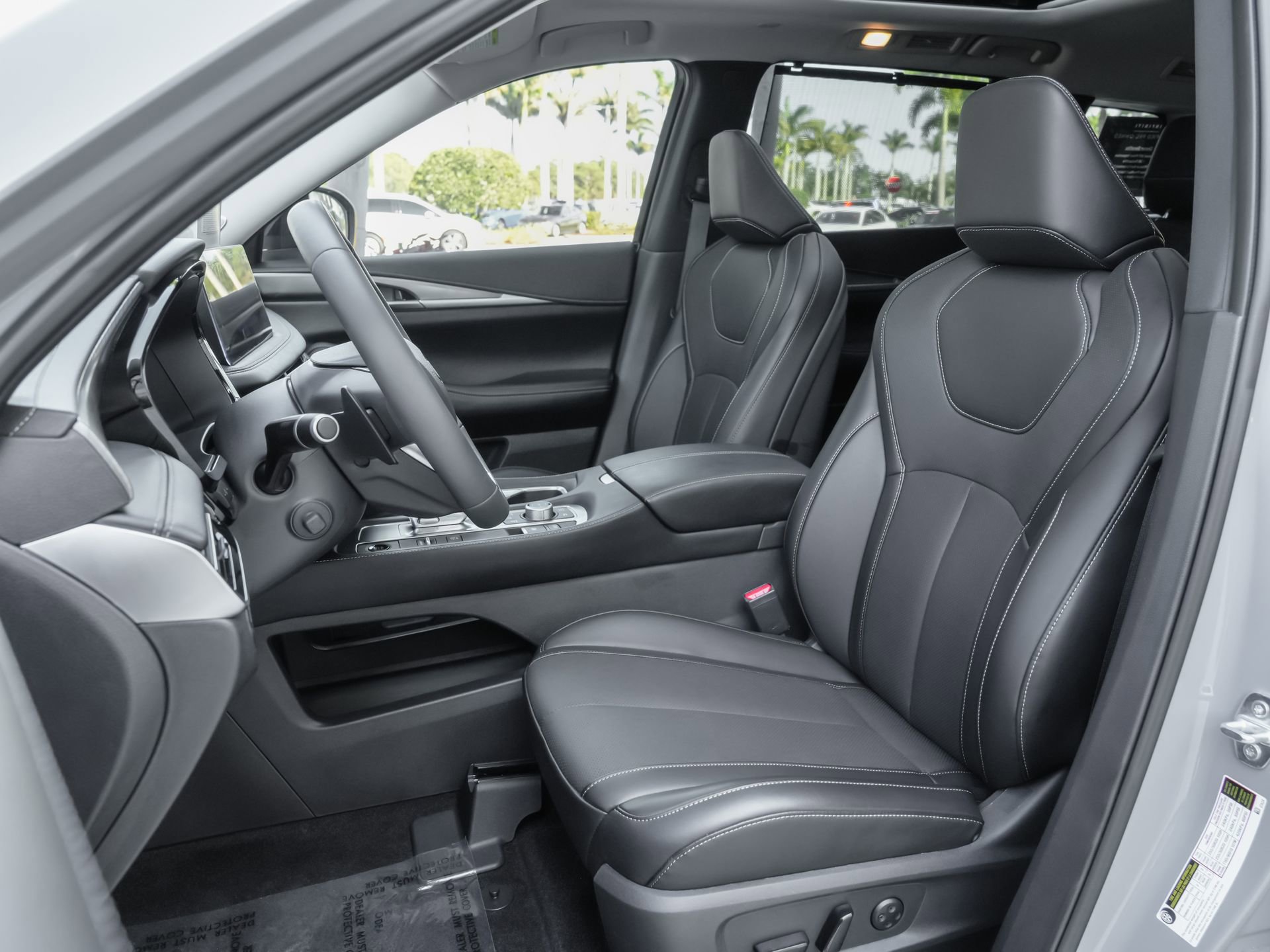 Certified 2026 INFINITI QX60 Luxe w/ Cargo Package FWD image 8