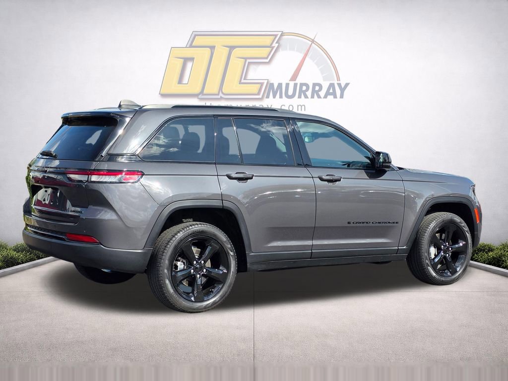 Used 2024 Jeep Grand Cherokee Limited w/ Black Appearance Package image 5