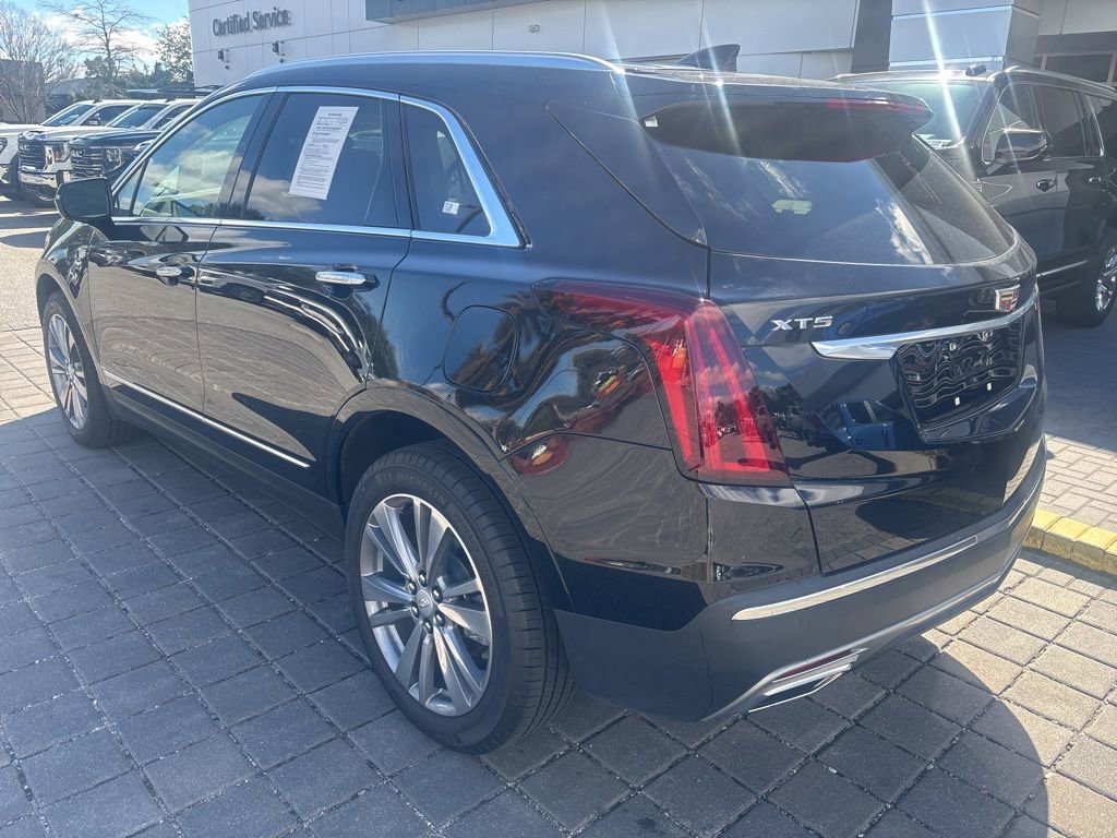 Used 2025 Cadillac XT5 Premium Luxury image 2