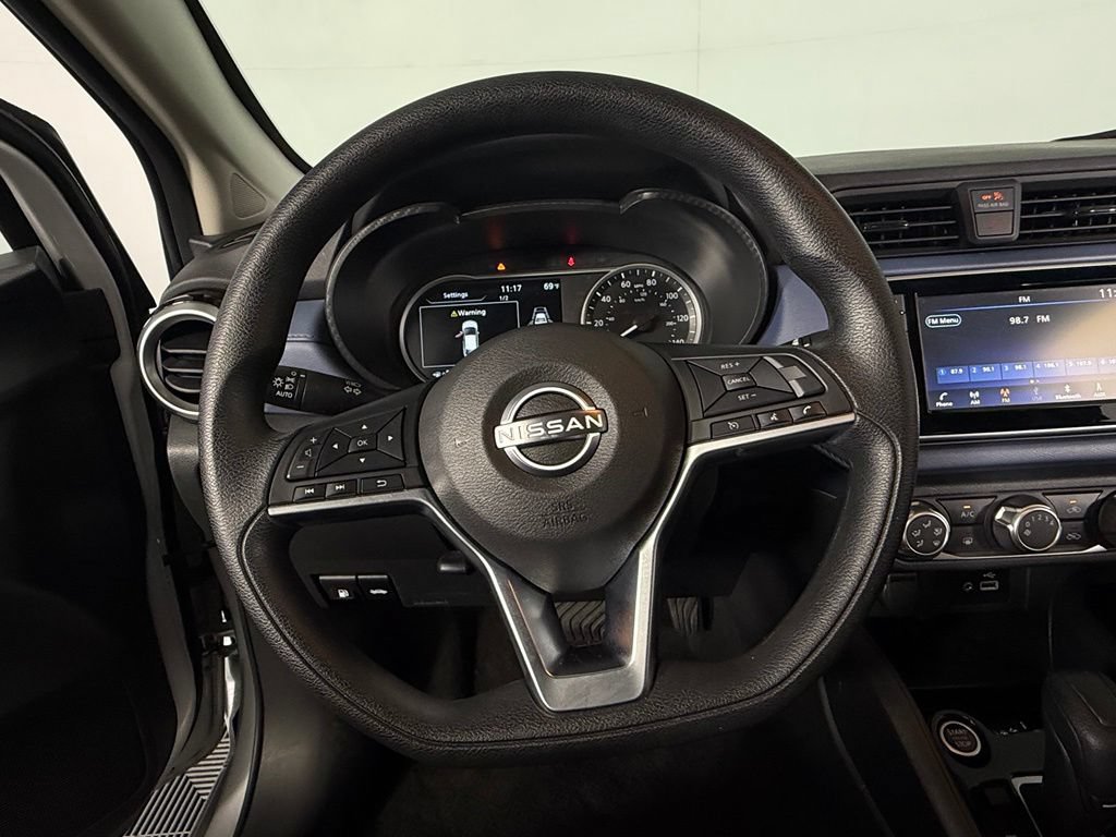 Used 2025 Nissan Versa SV FWD image 15