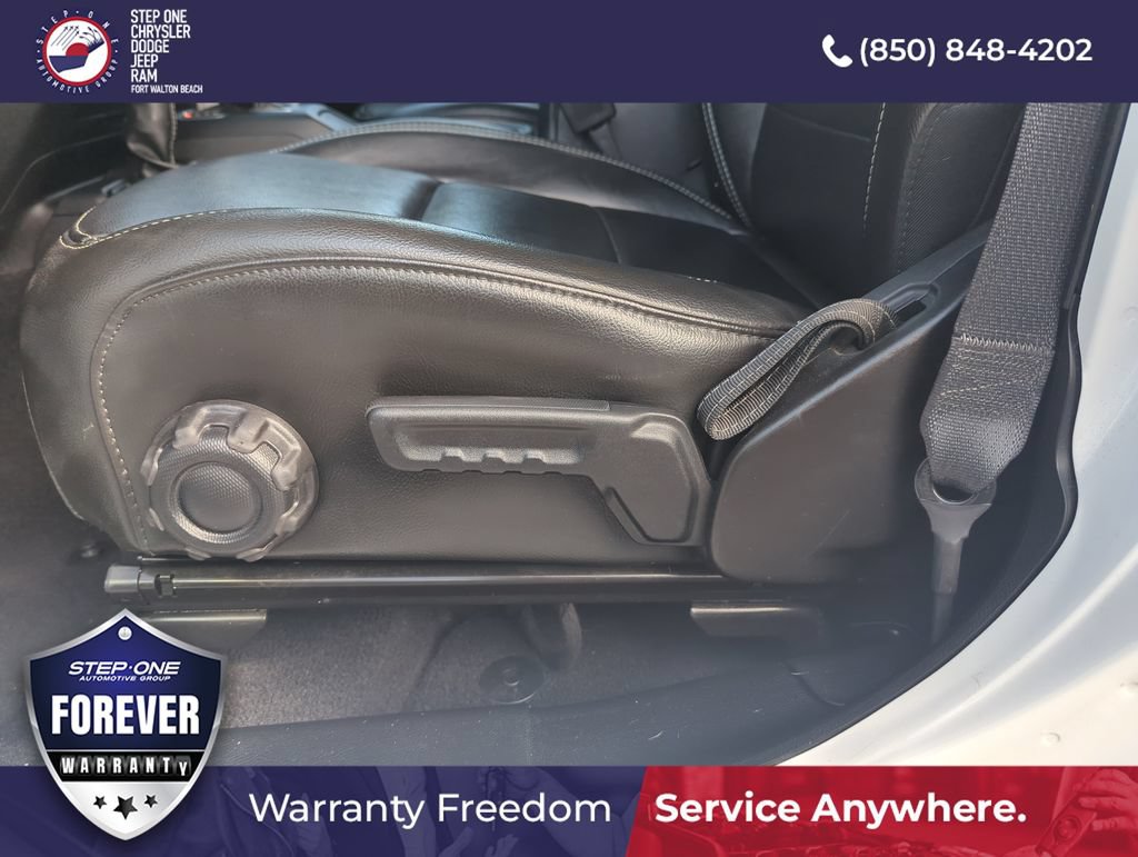 Used 2022 Jeep Wrangler Unlimited Sahara w/ Cold Weather Group AWD/4WD image 12