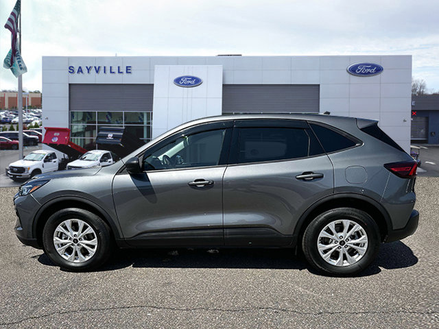 Used 2025 Ford Escape Active w/ Cold Weather Package image 2