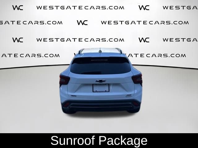 Used 2024 Chevrolet Trax RS w/ Sunroof Package image 5