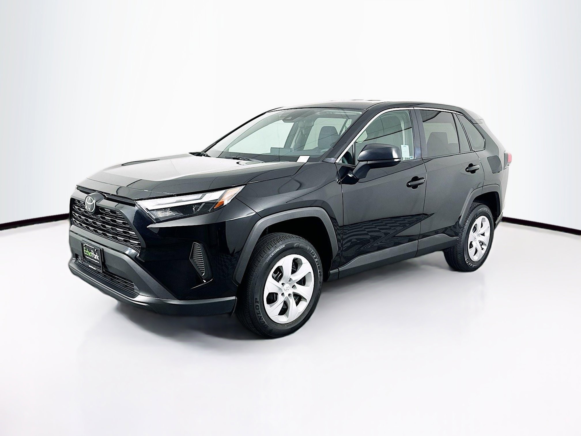 Used 2025 Toyota RAV4 LE image 3
