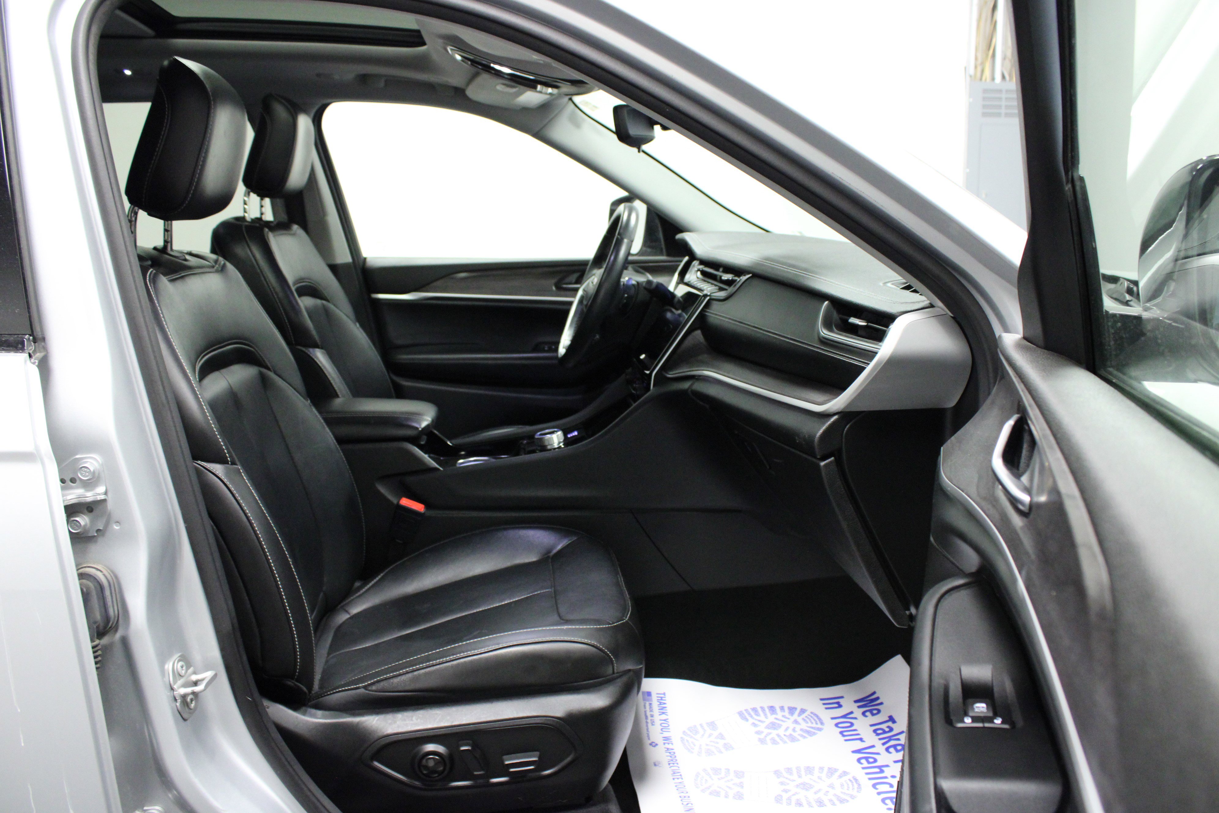 Used 2021 Jeep Grand Cherokee L Limited w/ Trailer Tow Group (B) image 17