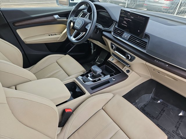Used 2024 Audi Q5 e Premium Plus w/ Premium Plus Package AWD/4WD image 26