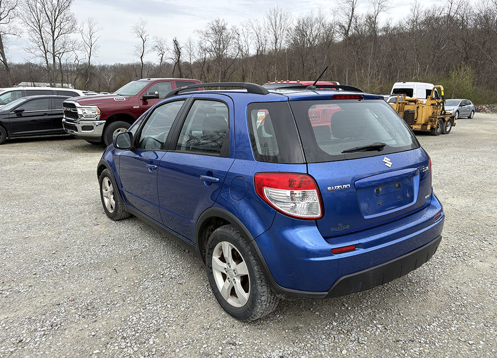 Used 2012 Suzuki SX4 AWD Hatchback image 3