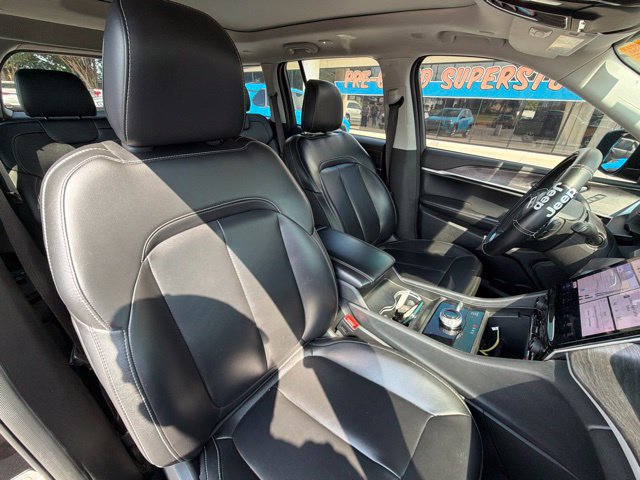 Used 2023 Jeep Grand Cherokee Limited AWD/4WD image 21