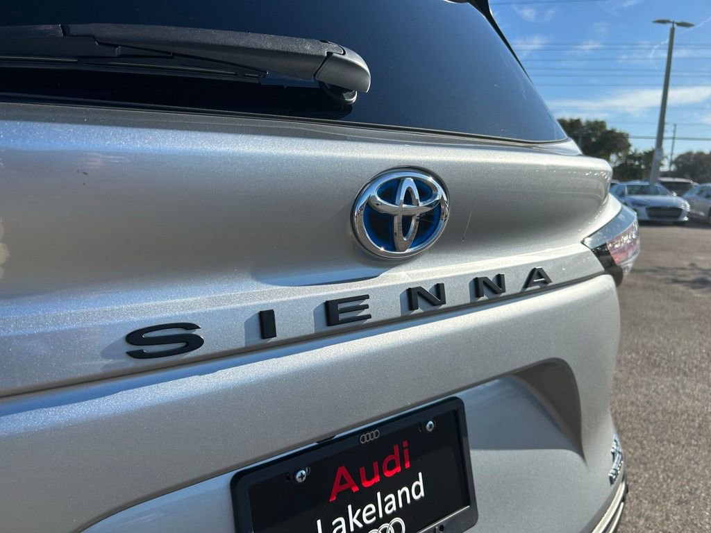 Used 2024 Toyota Sienna XLE image 45