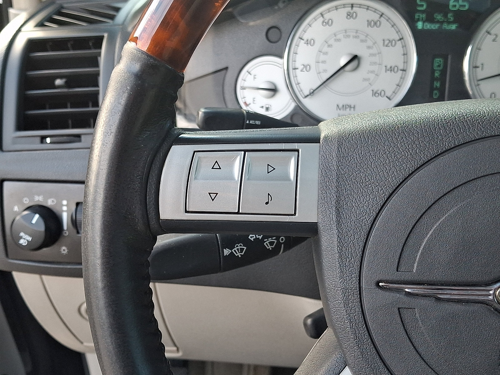 Used 2006 Chrysler 300 C w/ Protection Group II RWD image 22