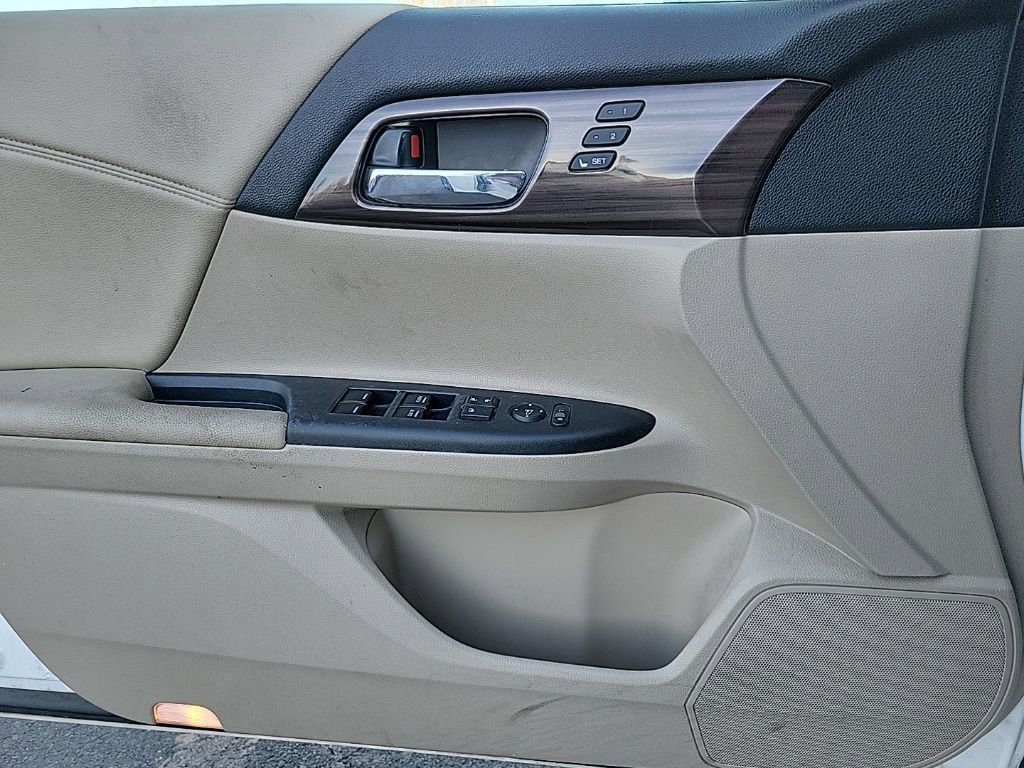 Used 2017 Honda Accord Touring image 20