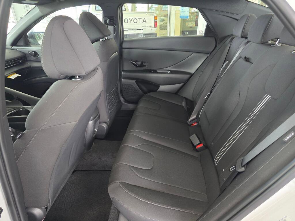 New 2026 Hyundai Elantra SEL Sport image 36