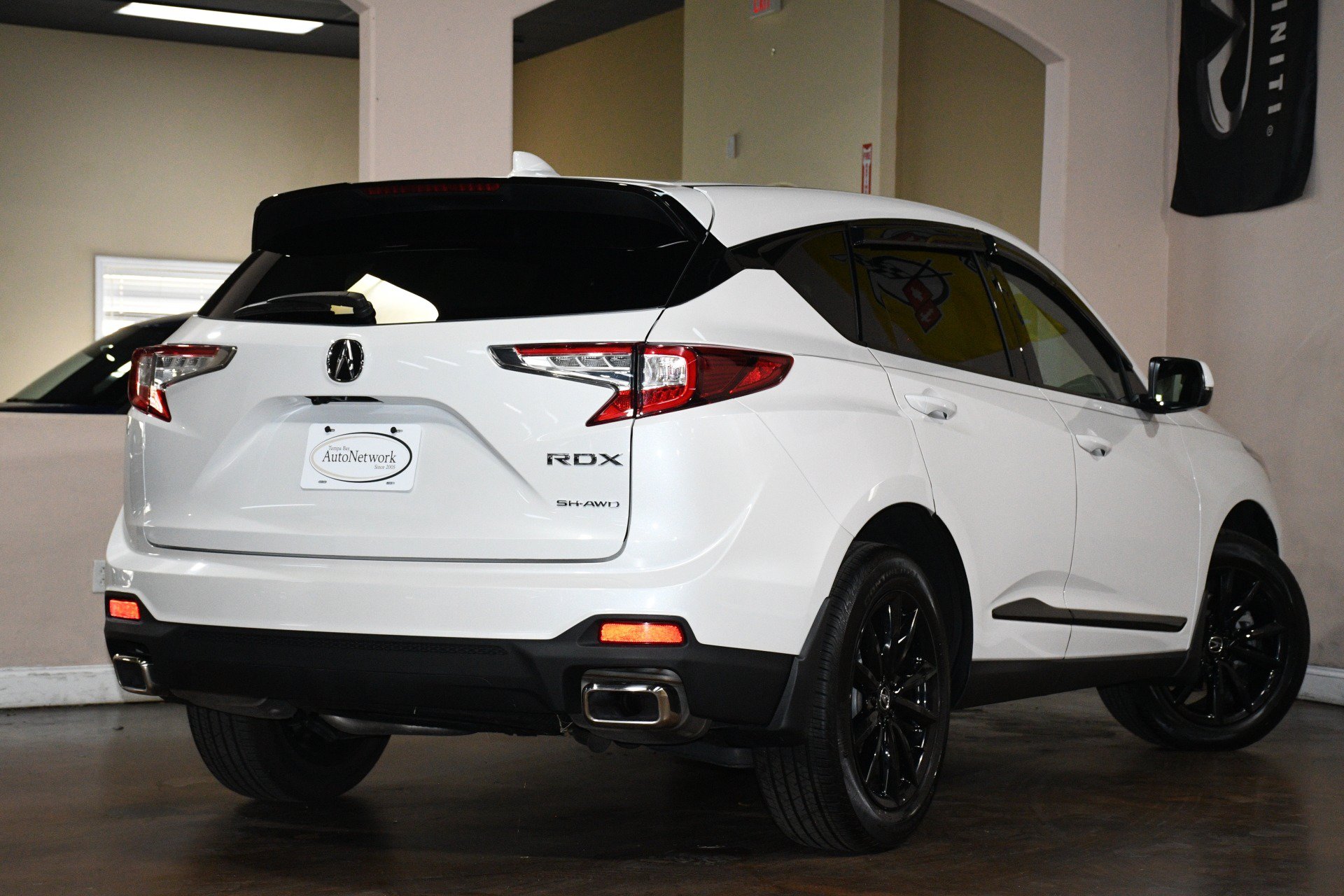 Used 2025 Acura RDX SH-AWD image 5