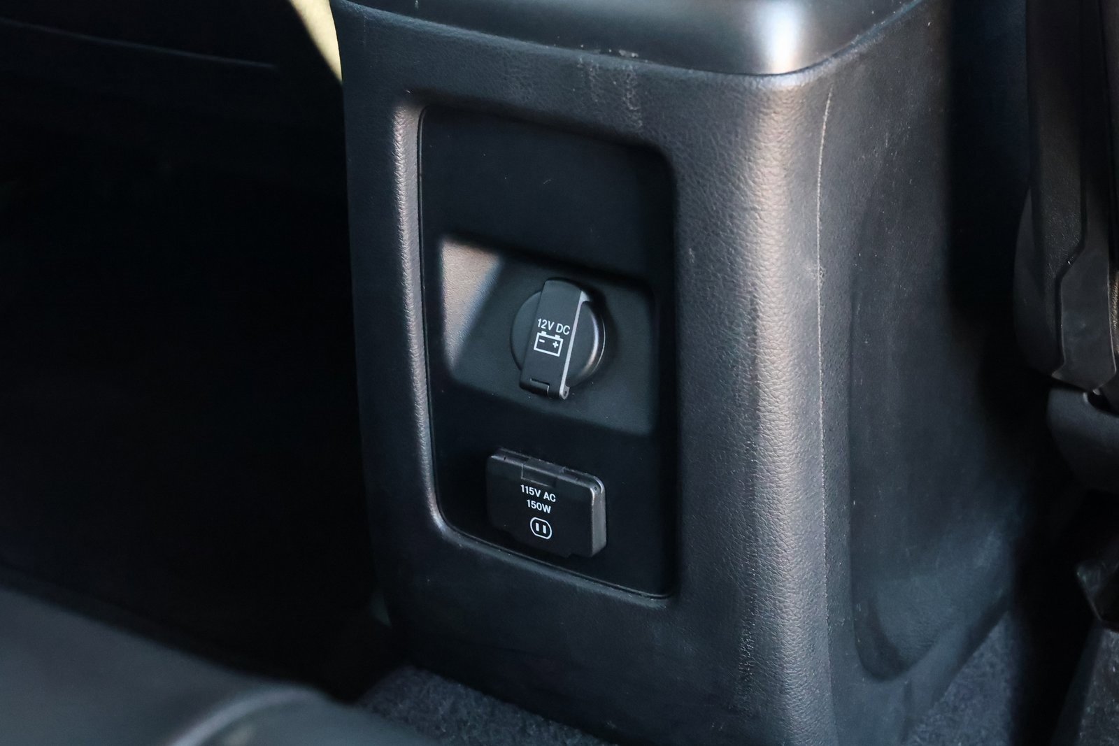 Used 2015 Dodge Journey R/T w/ Flexible Seating Group image 32