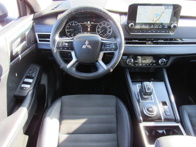 Used 2023 Mitsubishi Outlander SE FWD image 19