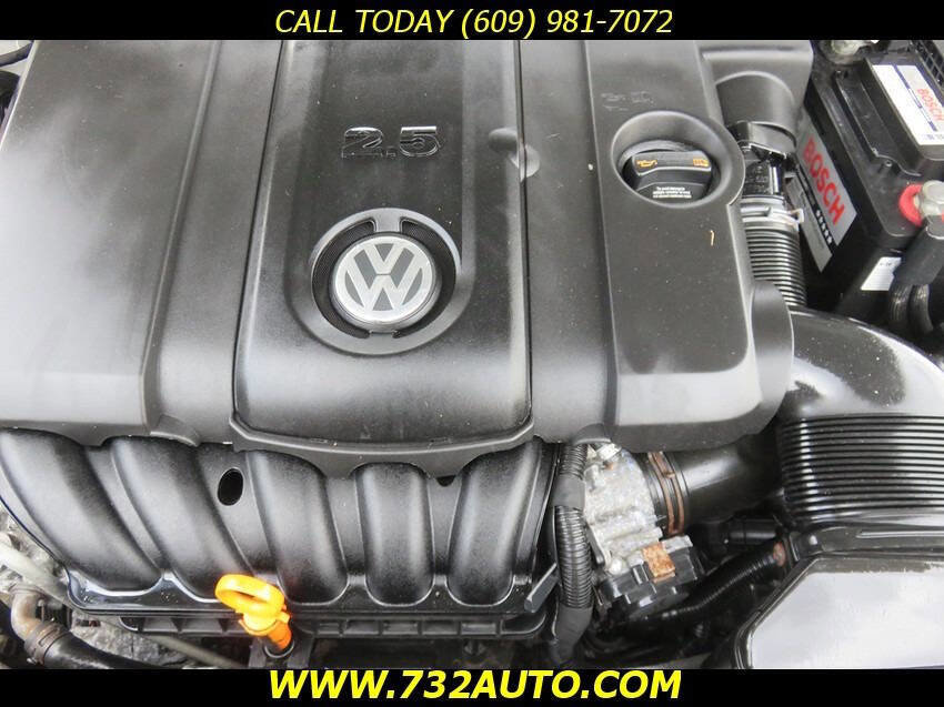 Used 2011 Volkswagen Jetta SE FWD image 29
