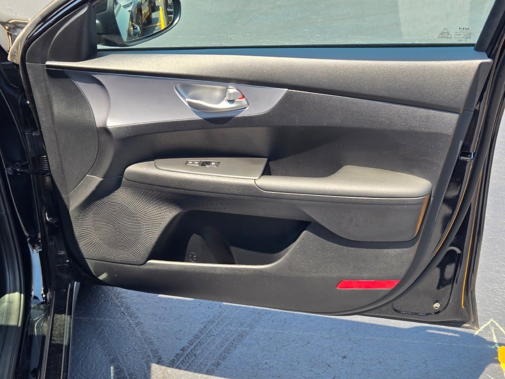Used 2024 Kia Forte LXS FWD image 5