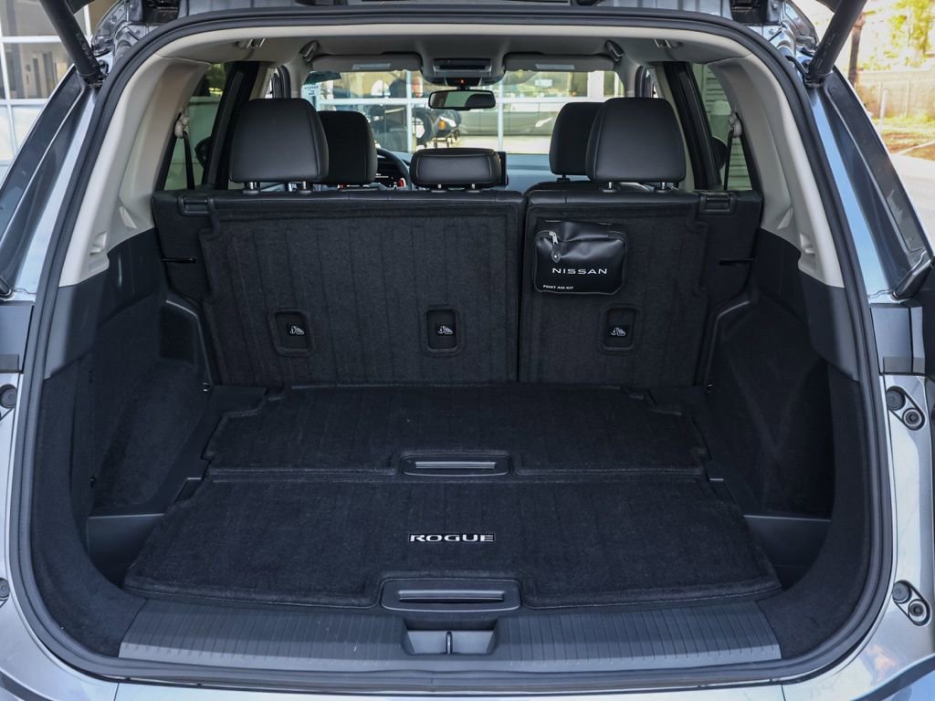 Used 2025 Nissan Rogue SL image 16