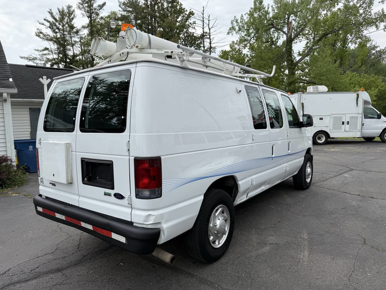 Used 2011 Ford E-250 and Econoline 250 w/ PWR Group image 5