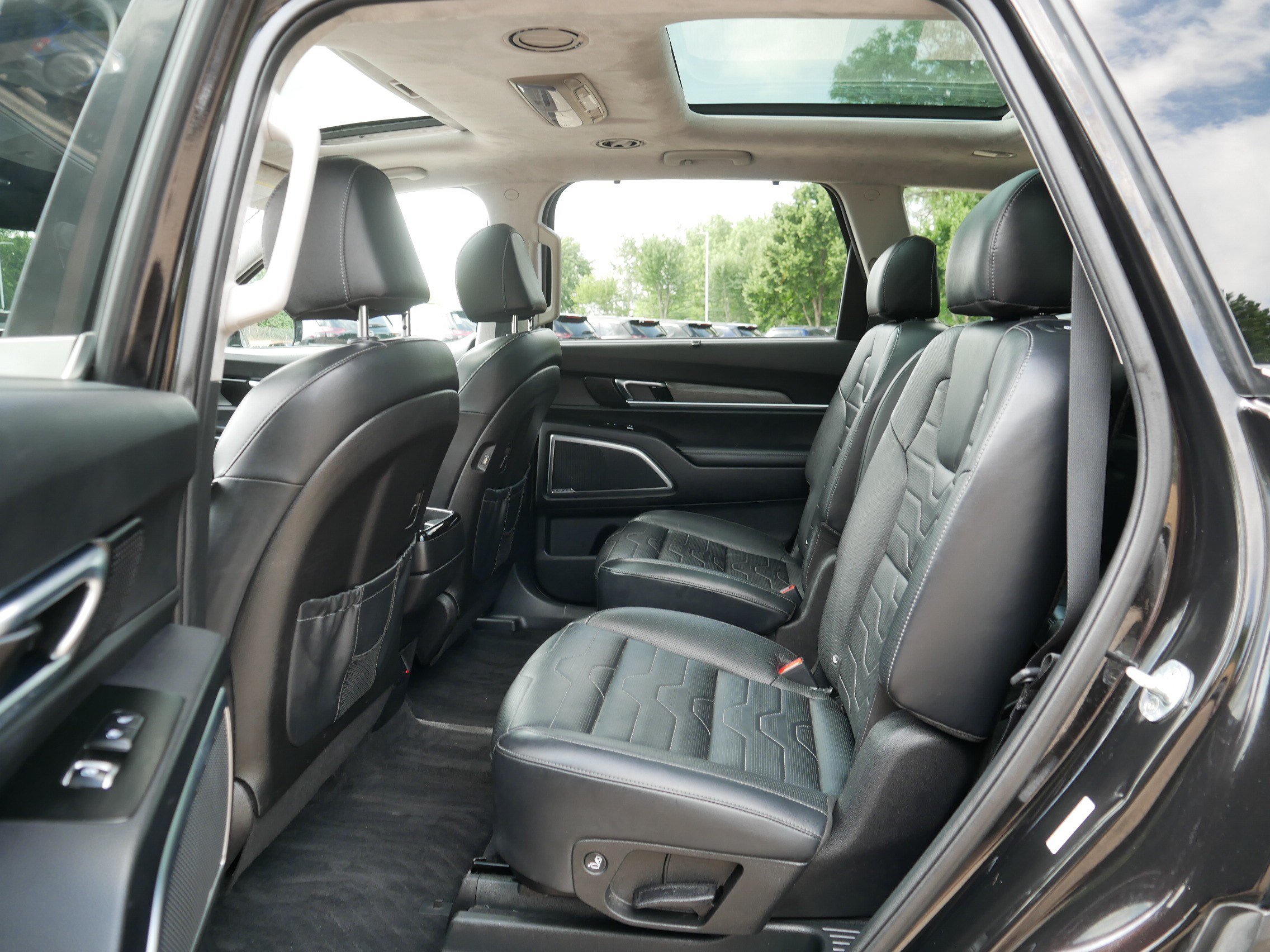 Certified 2022 Kia Telluride SX w/ SX Prestige Package AWD/4WD image 35