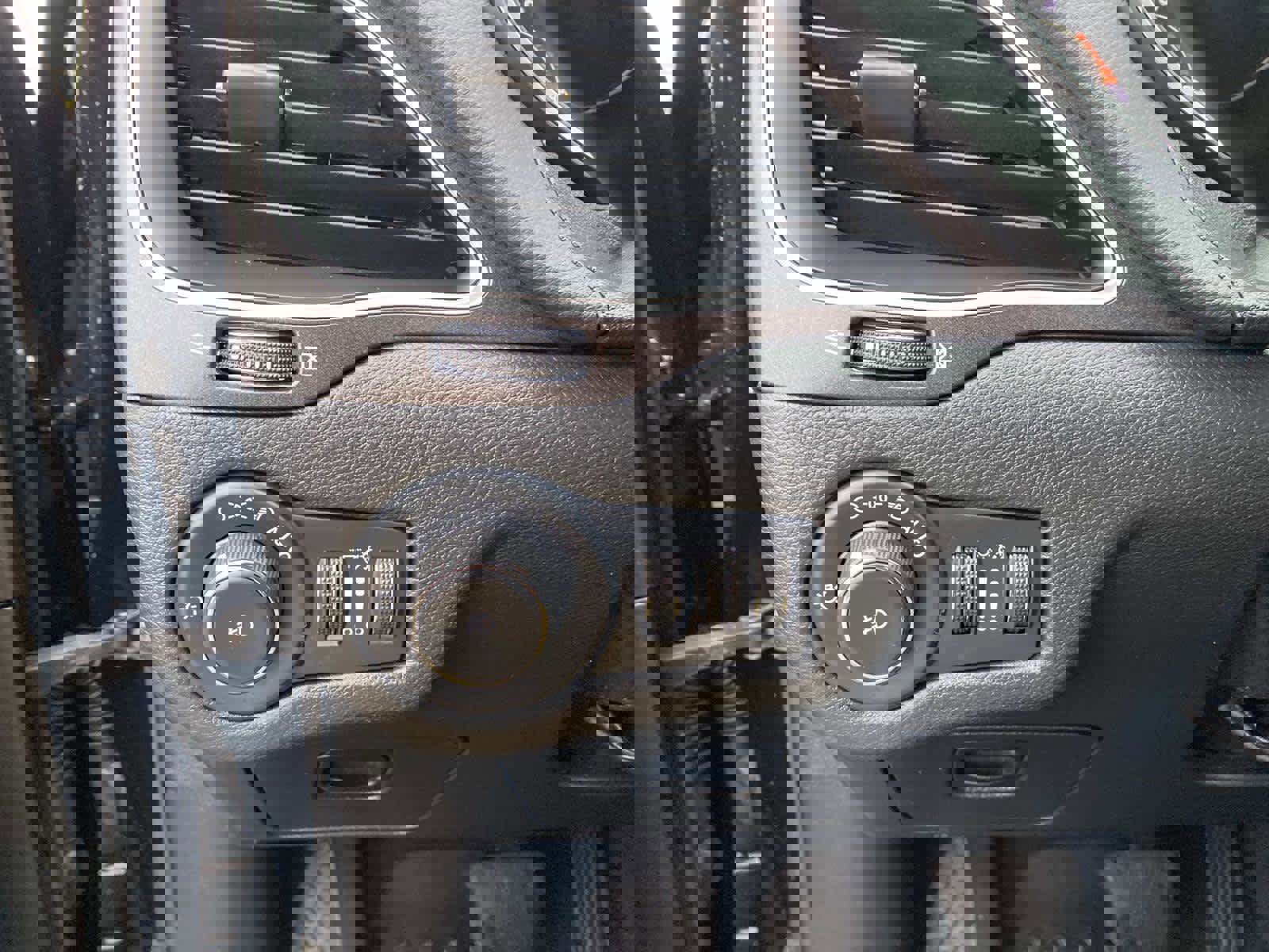 Certified 2022 Jeep Cherokee Trailhawk image 22