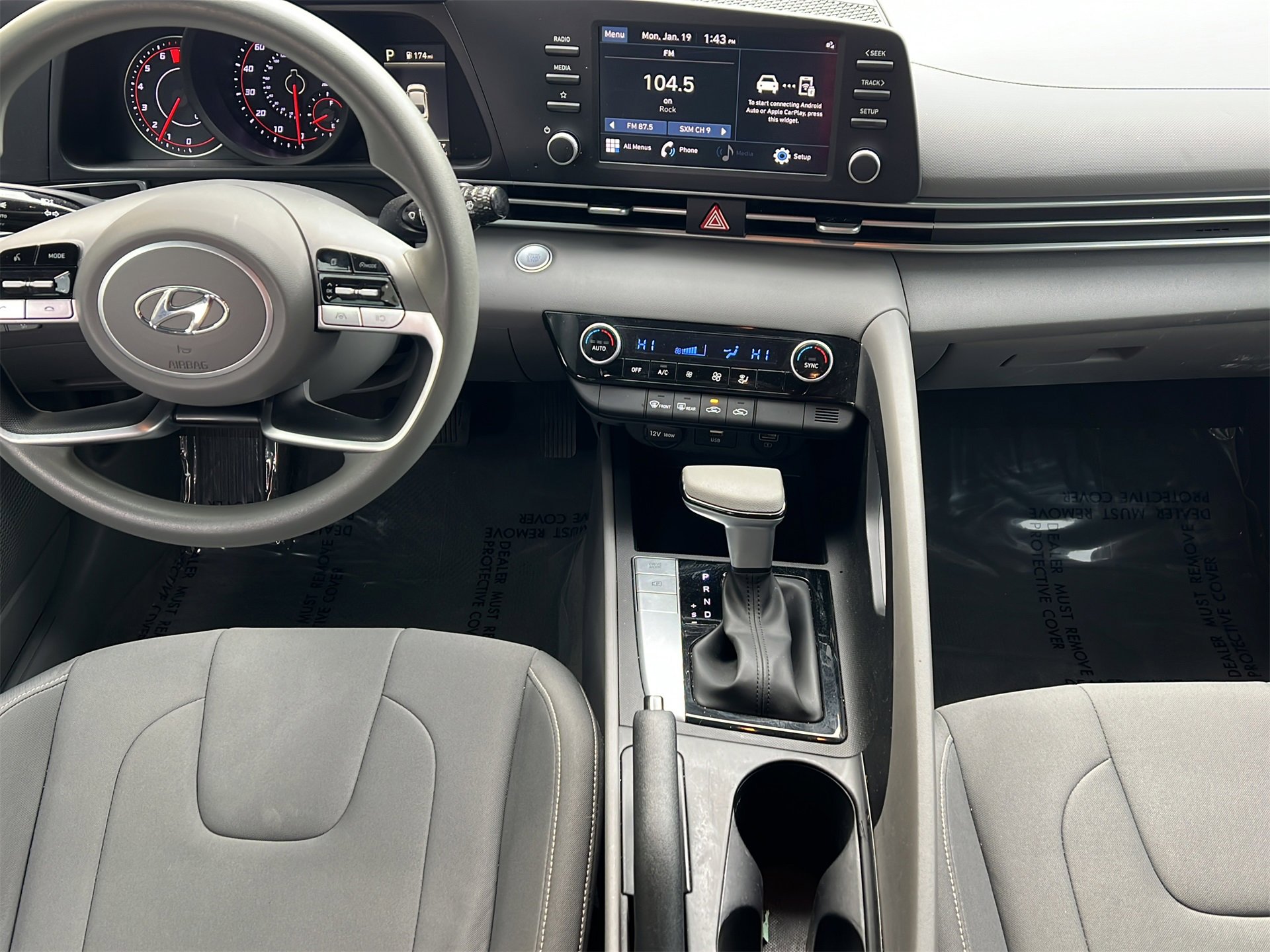 Used 2023 Hyundai Elantra SEL image 12