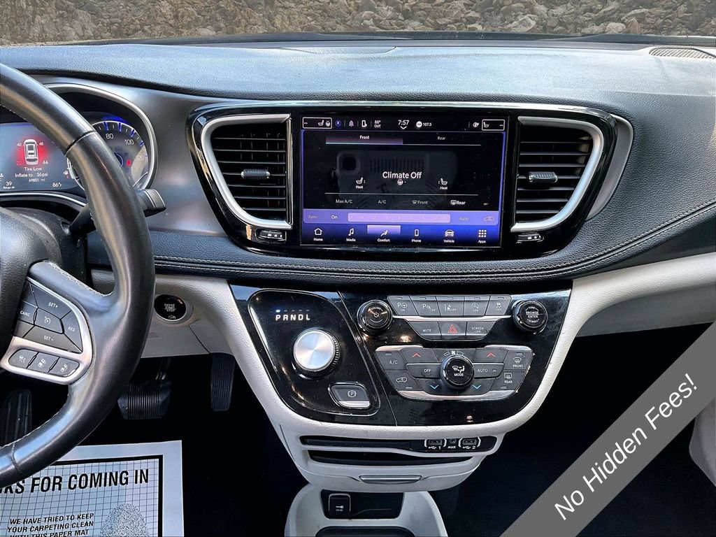 Used 2023 Chrysler Pacifica Touring-L FWD image 6