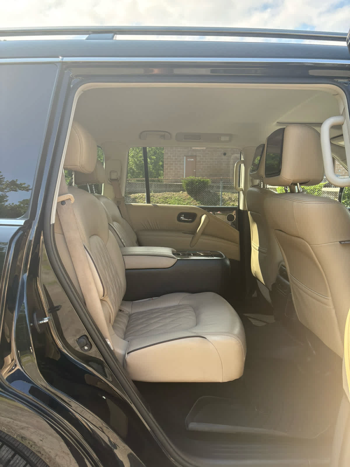 Used 2022 Nissan Armada Platinum w/ Captain's Chairs Package AWD/4WD image 29
