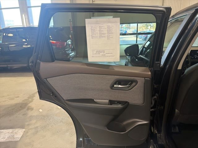 Certified 2023 Nissan Rogue SV image 11