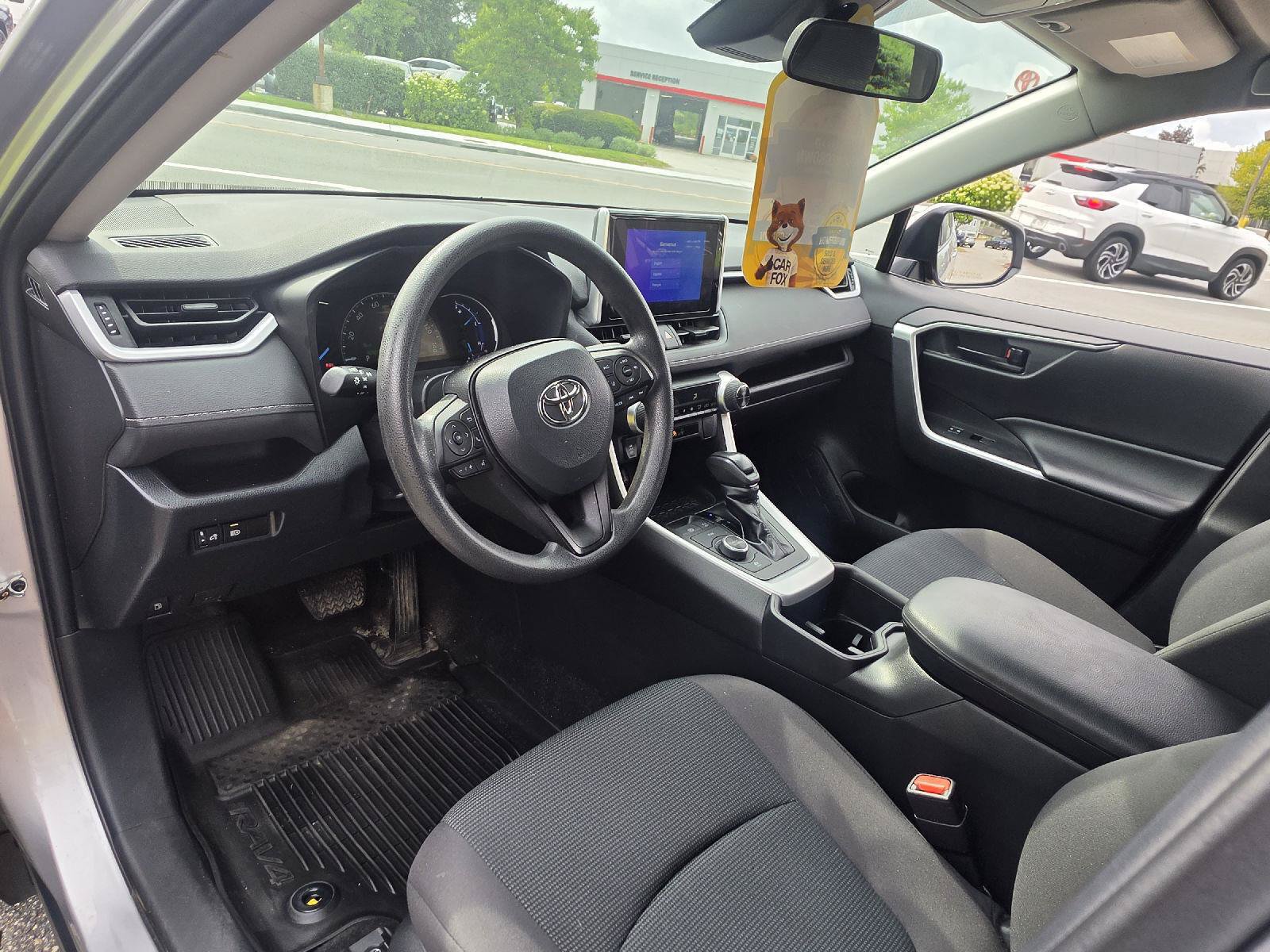 Used 2023 Toyota RAV4 LE AWD/4WD image 10