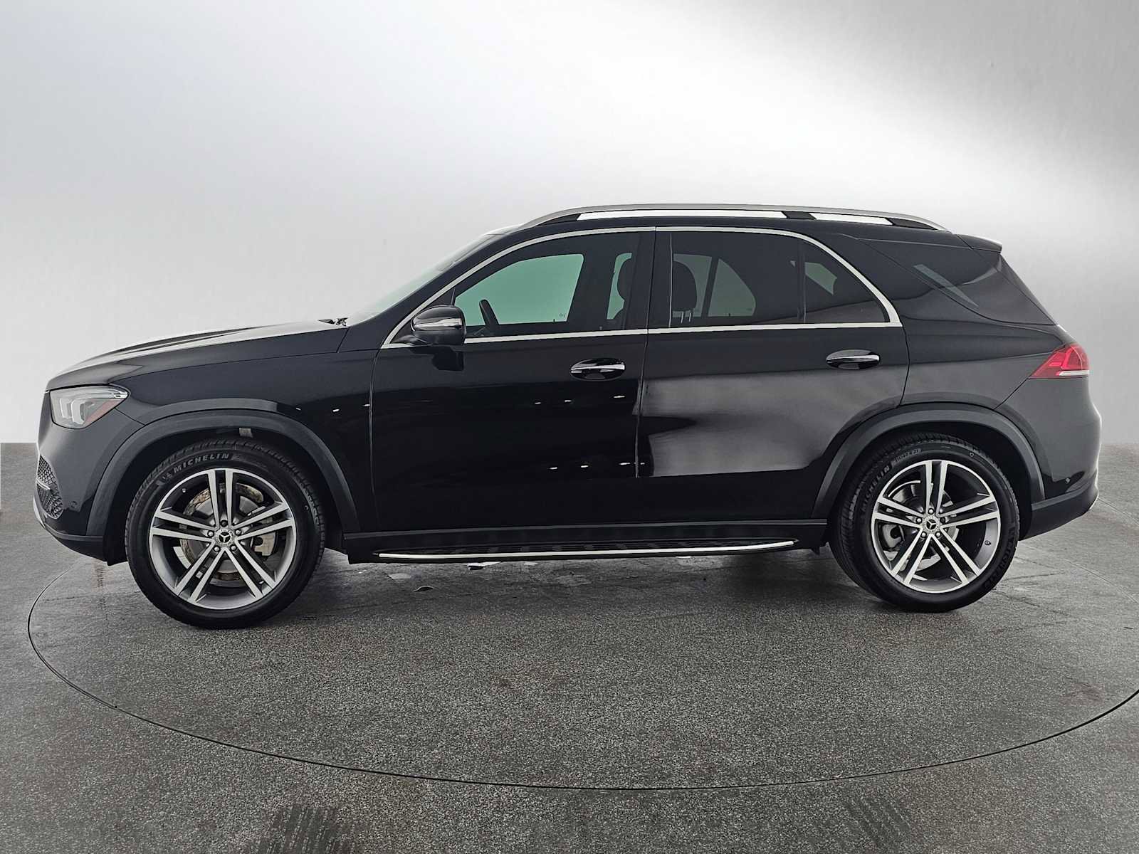 Used 2022 Mercedes-Benz GLE 350 w/ Premium Package image 5