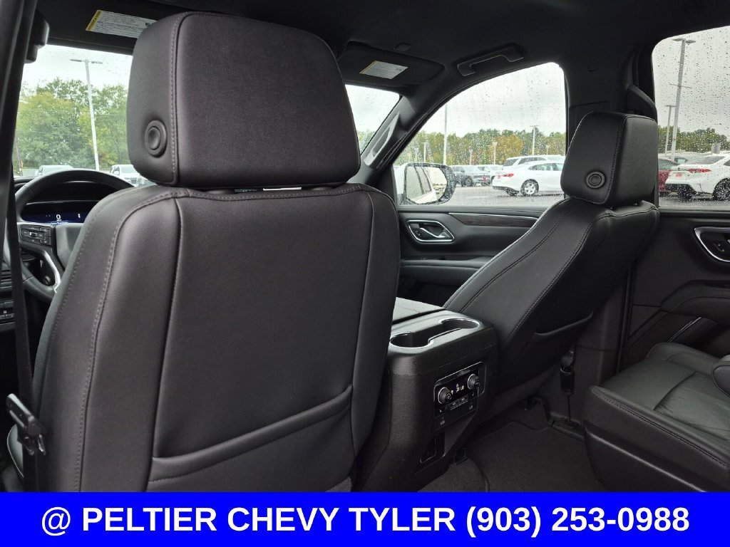 Used 2024 Chevrolet Suburban LT w/ Luxury Package RWD image 39