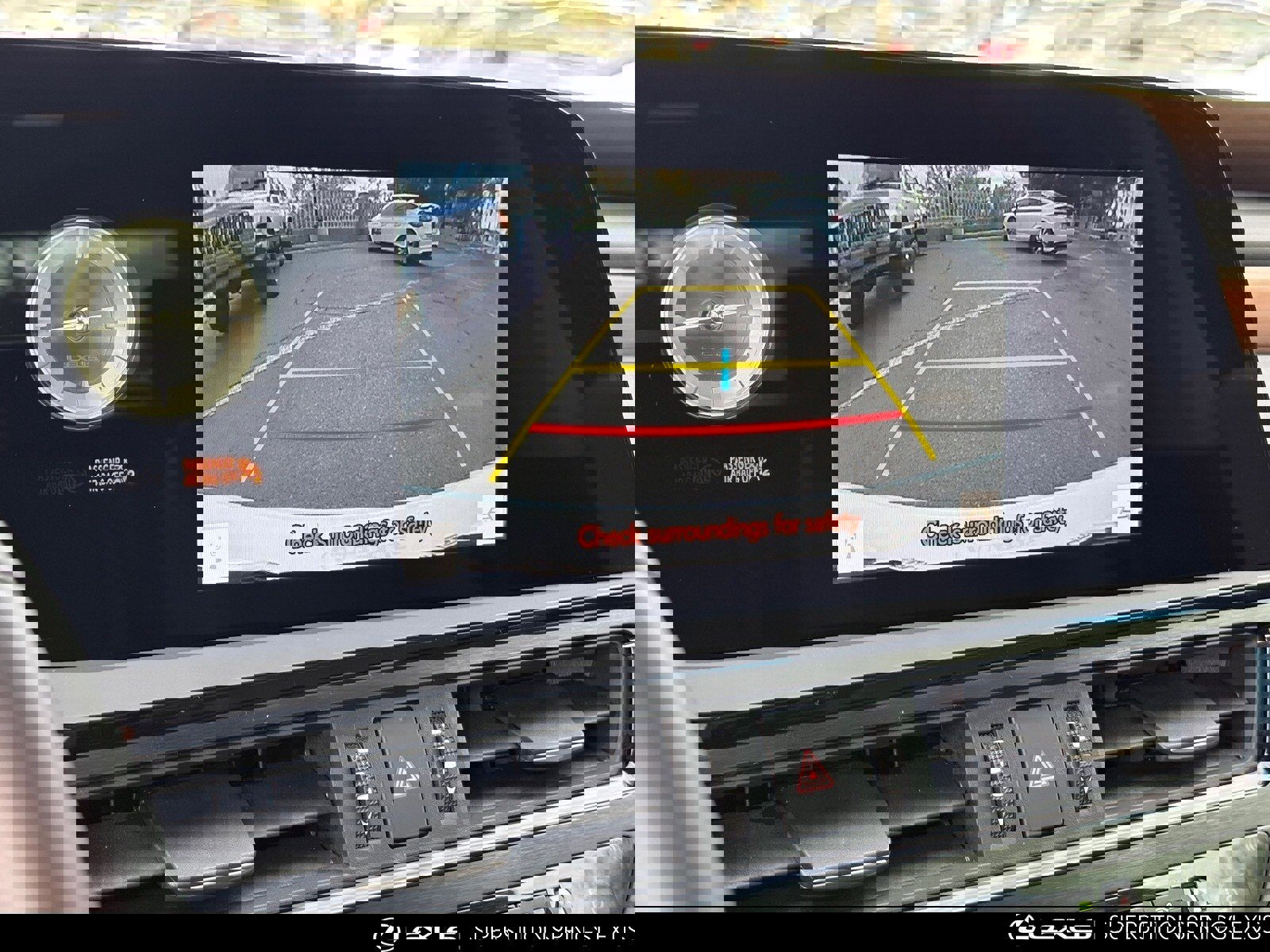 Certified 2025 Lexus ES 300h w/ Premium Package image 24