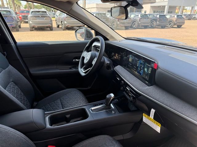 New 2026 Nissan Kicks SV w/ Charging Package FWD image 23