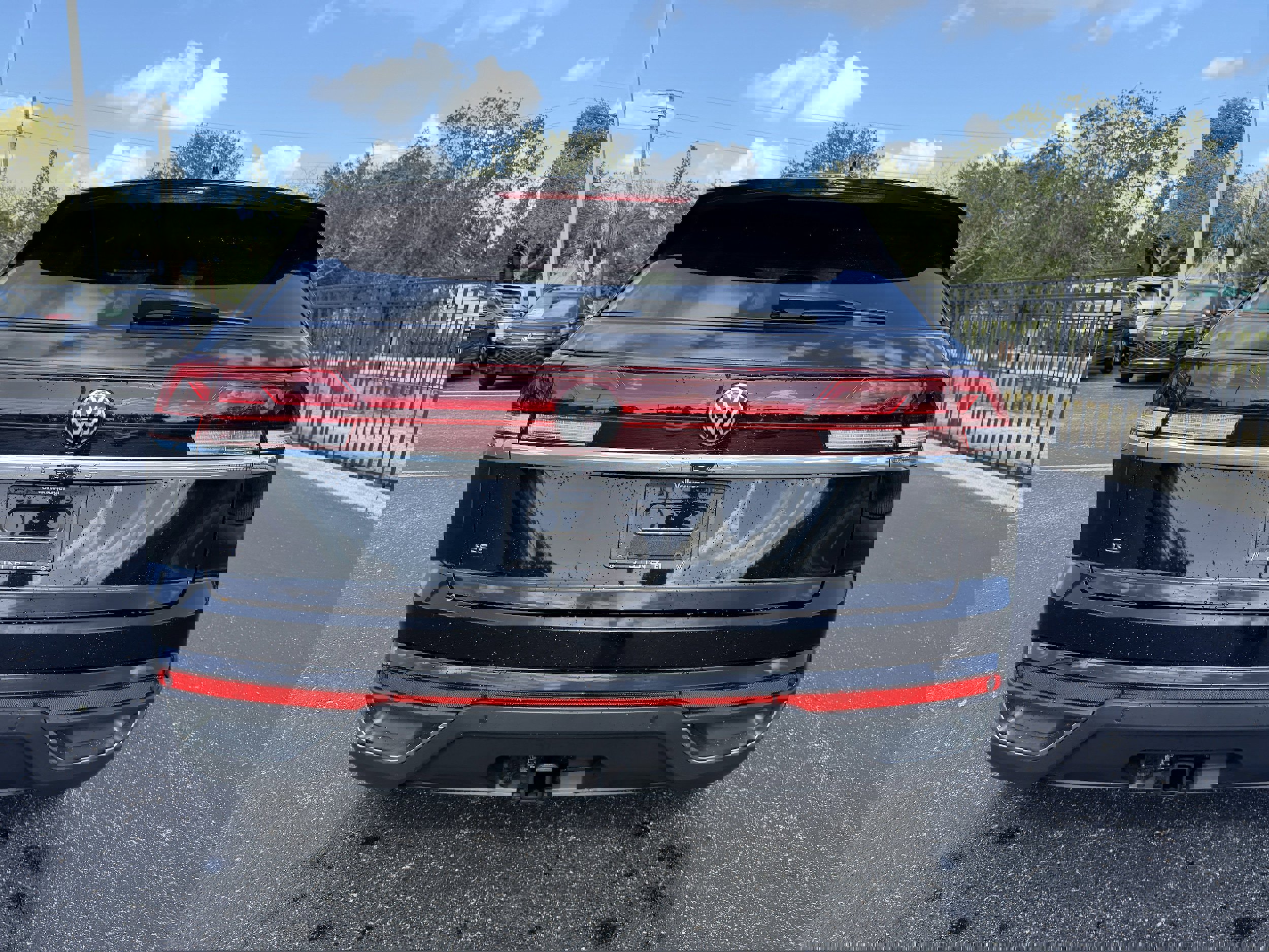 New 2026 Volkswagen Atlas Cross Sport SE FWD image 4