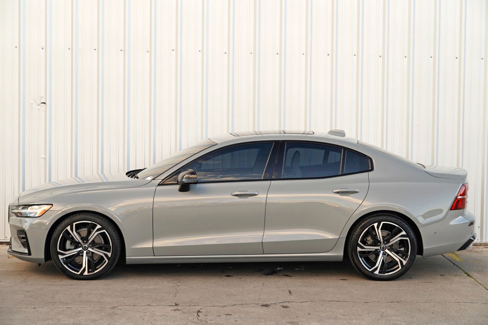 Used 2024 Volvo S60 B5 Plus w/ Protection Package Premier image 48