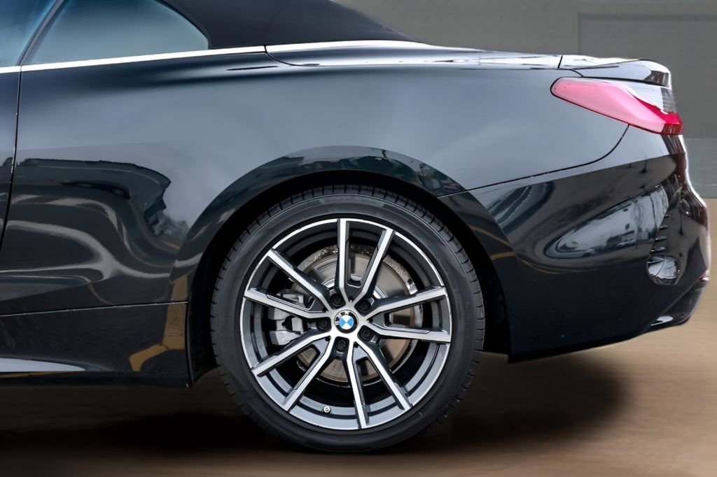 Used 2025 BMW 430i Convertible w/ Premium Package RWD image 18