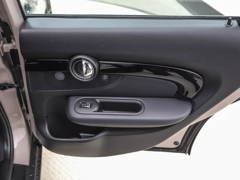 Used 2023 MINI Cooper Clubman S w/ Premium Package image 23