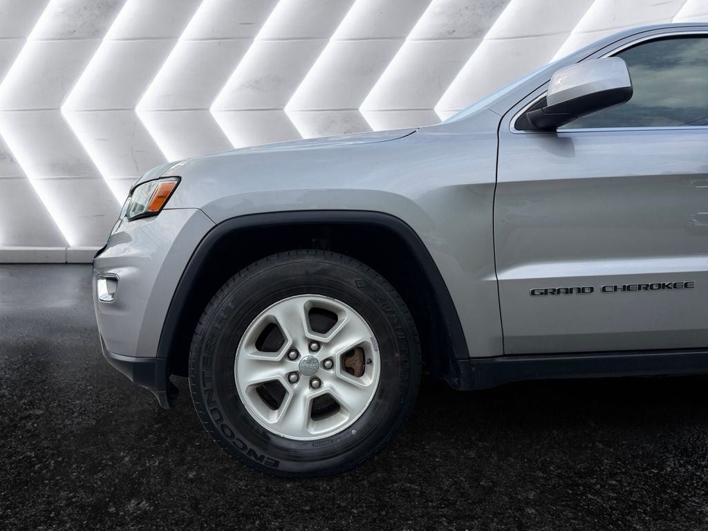 Used 2017 Jeep Grand Cherokee Laredo w/ Quick Order Package 23E AWD/4WD image 15