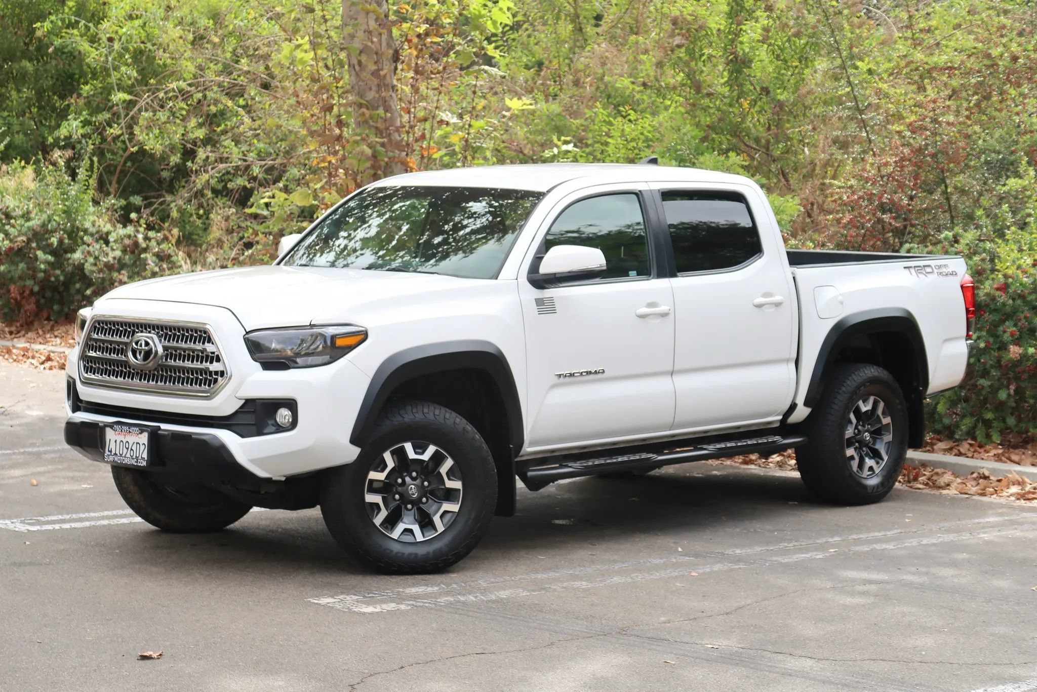 Used 2017 Toyota Tacoma TRD Off-Road RWD image 4
