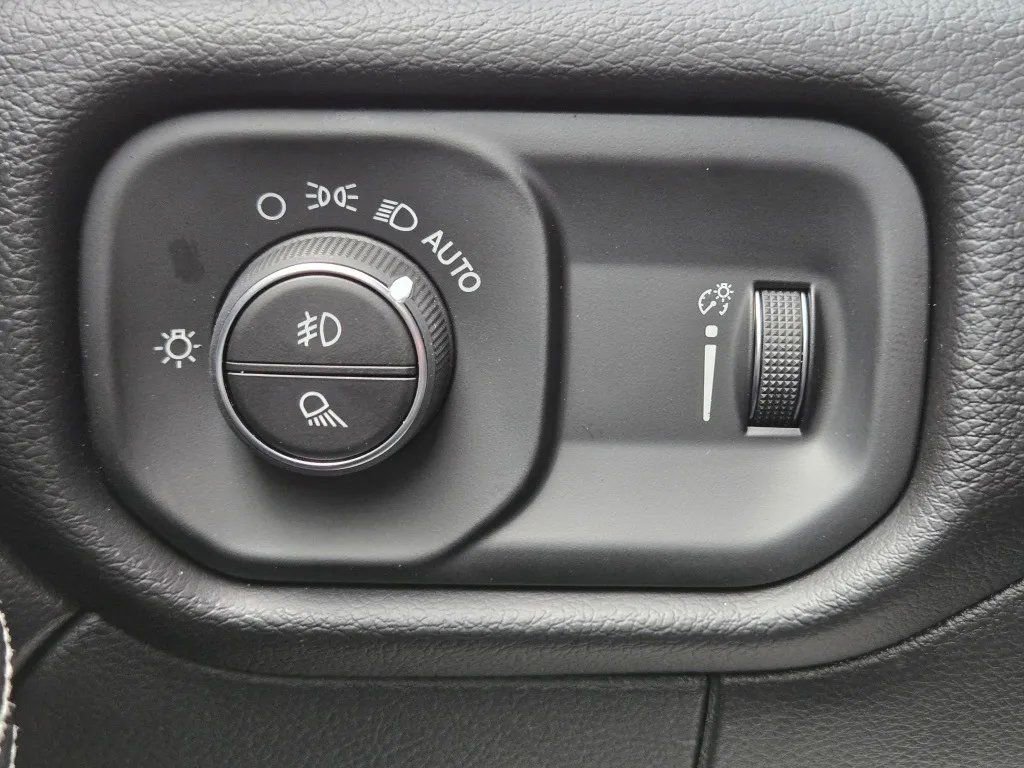 New 2026 RAM 3500 Big Horn AWD/4WD image 13