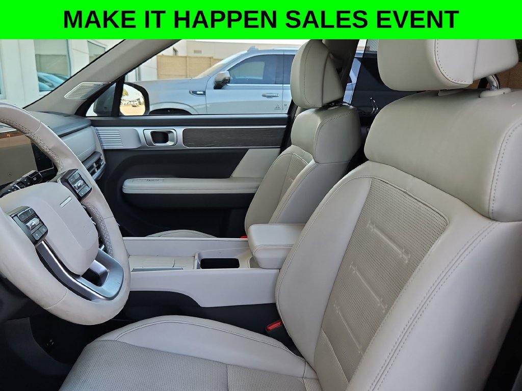 Used 2025 Hyundai Santa Fe Limited AWD/4WD image 9