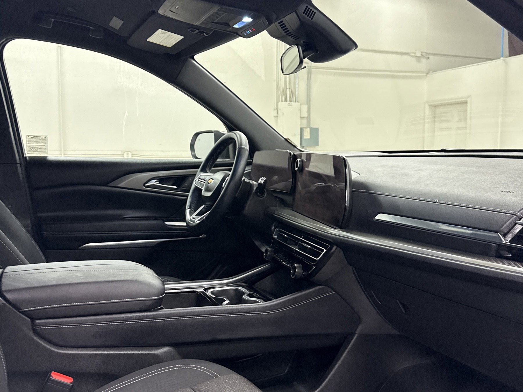 Used 2025 Chevrolet Traverse LT w/ LPO, Roadside Safety Package image 20