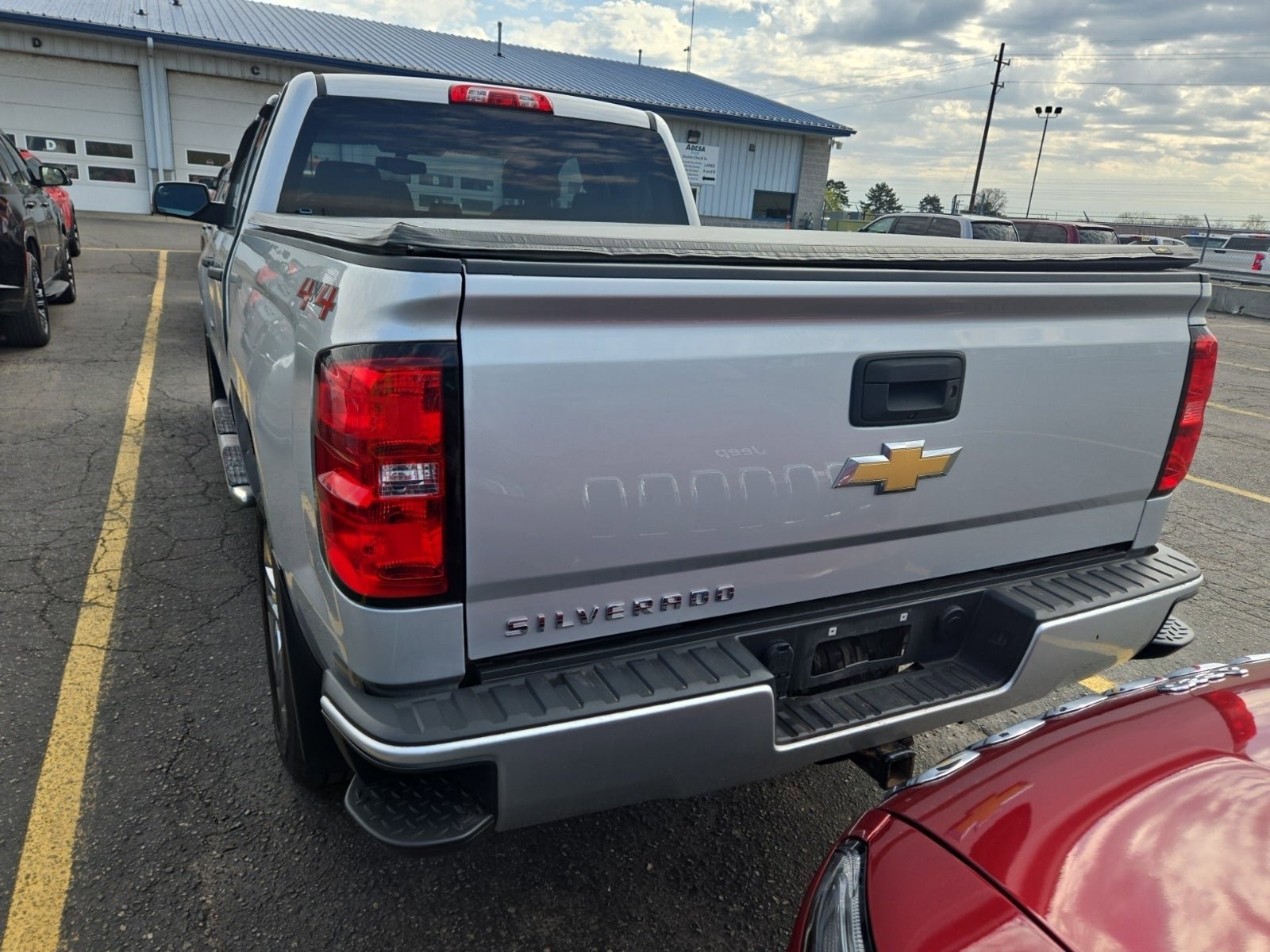 Used 2018 Chevrolet Silverado 1500 Custom w/ Custom Value Package AWD/4WD image 18