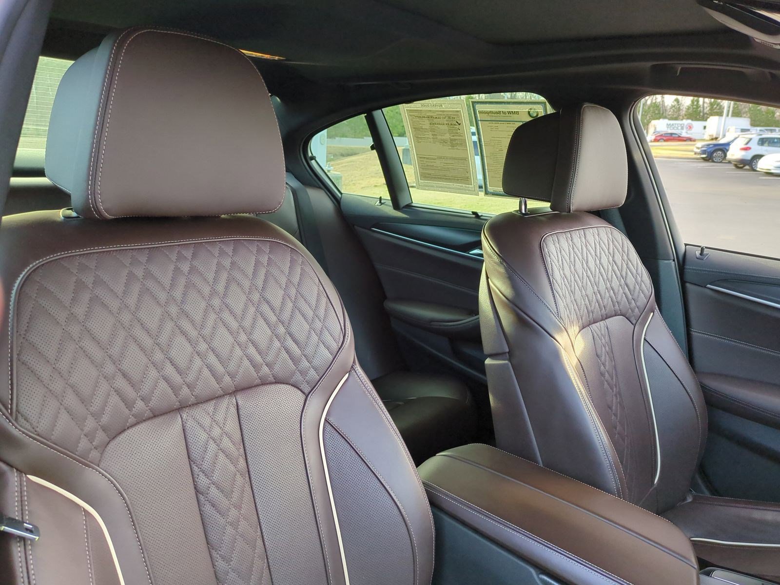 Used 2023 BMW M550i xDrive w/ Dynamic Handling Package image 34