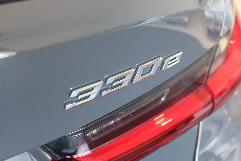 Used 2024 BMW 330e xDrive w/ M Sport Package image 35